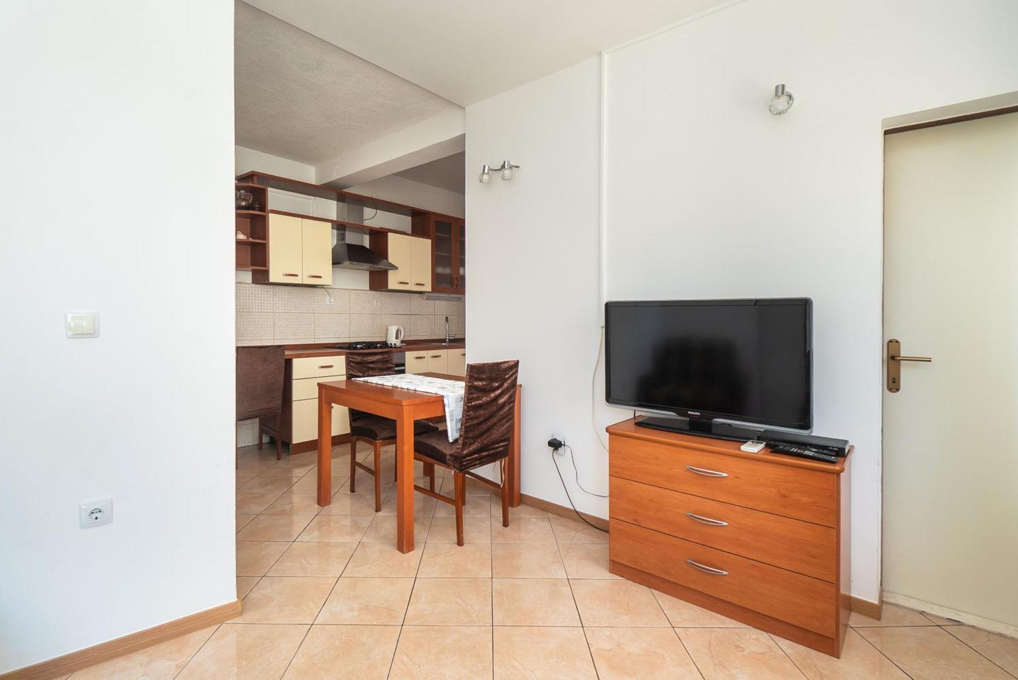 Apartments Polly Primosten Exterior photo