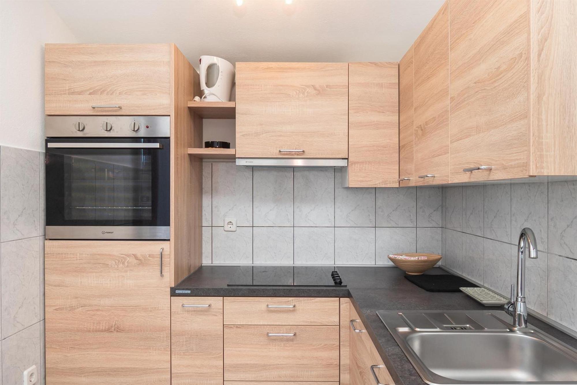 Apartments Polly Primosten Exterior photo