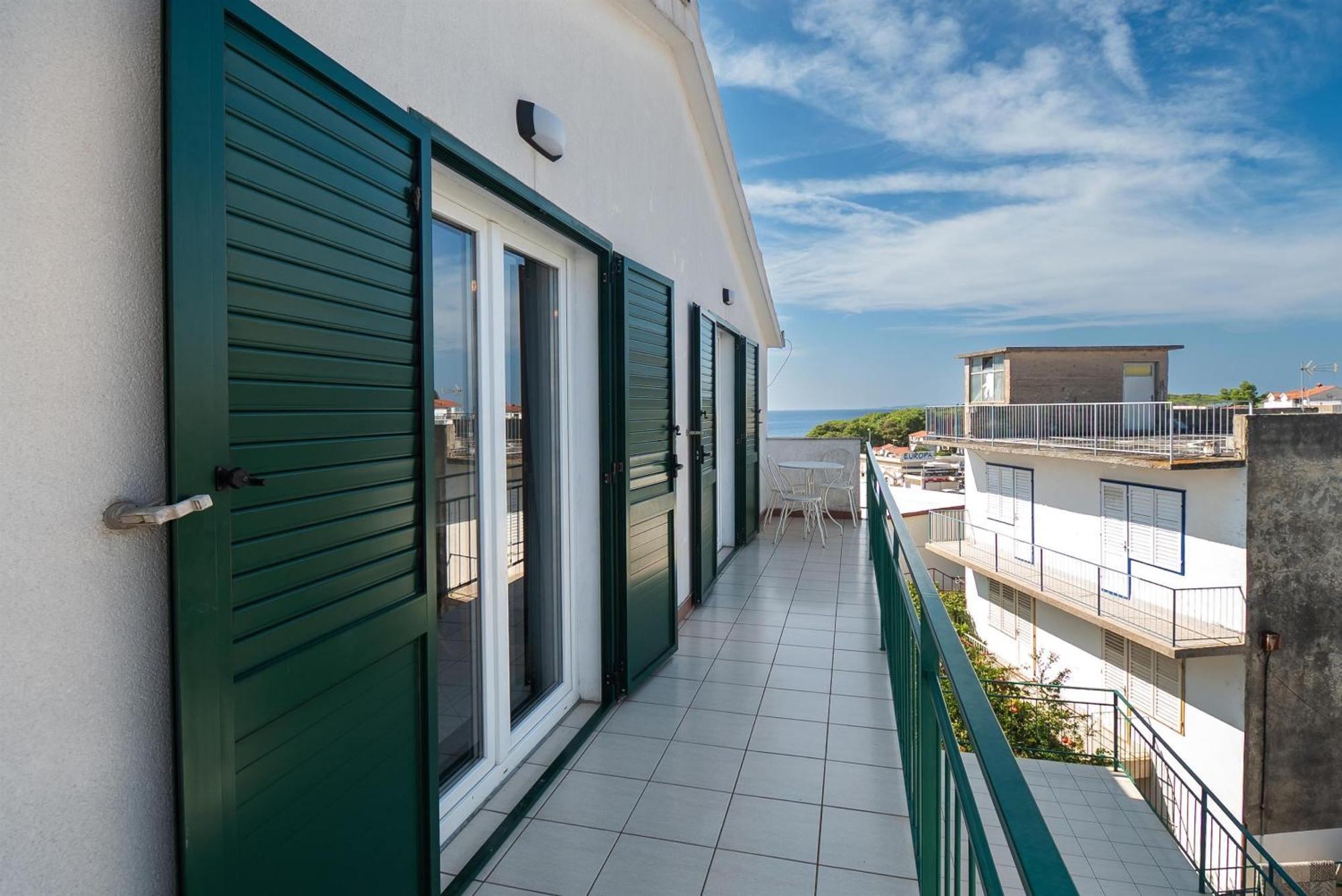 Apartments Polly Primosten Exterior photo